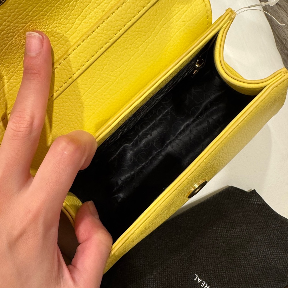 Riona Luna Yellow Handbag with straps - Picture 3 of 4